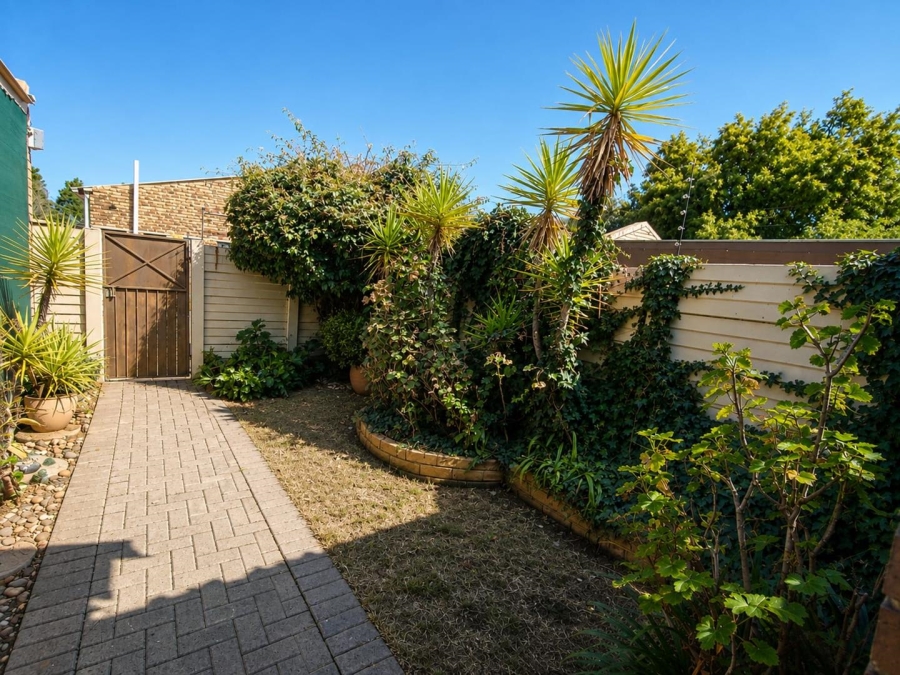 2 Bedroom Property for Sale in Langenhovenpark Free State